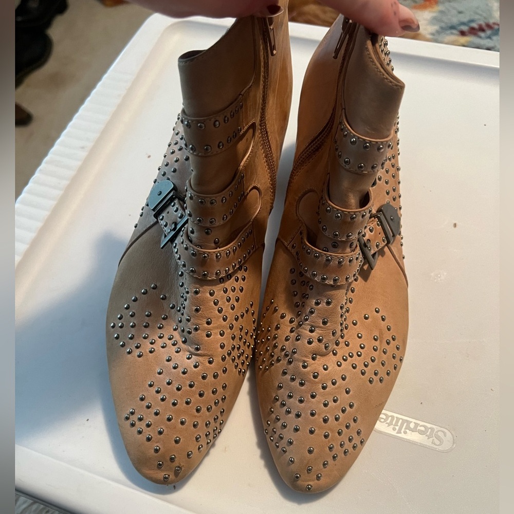Jeffrey Campbell studded boots size 10 light pink/tan color no box